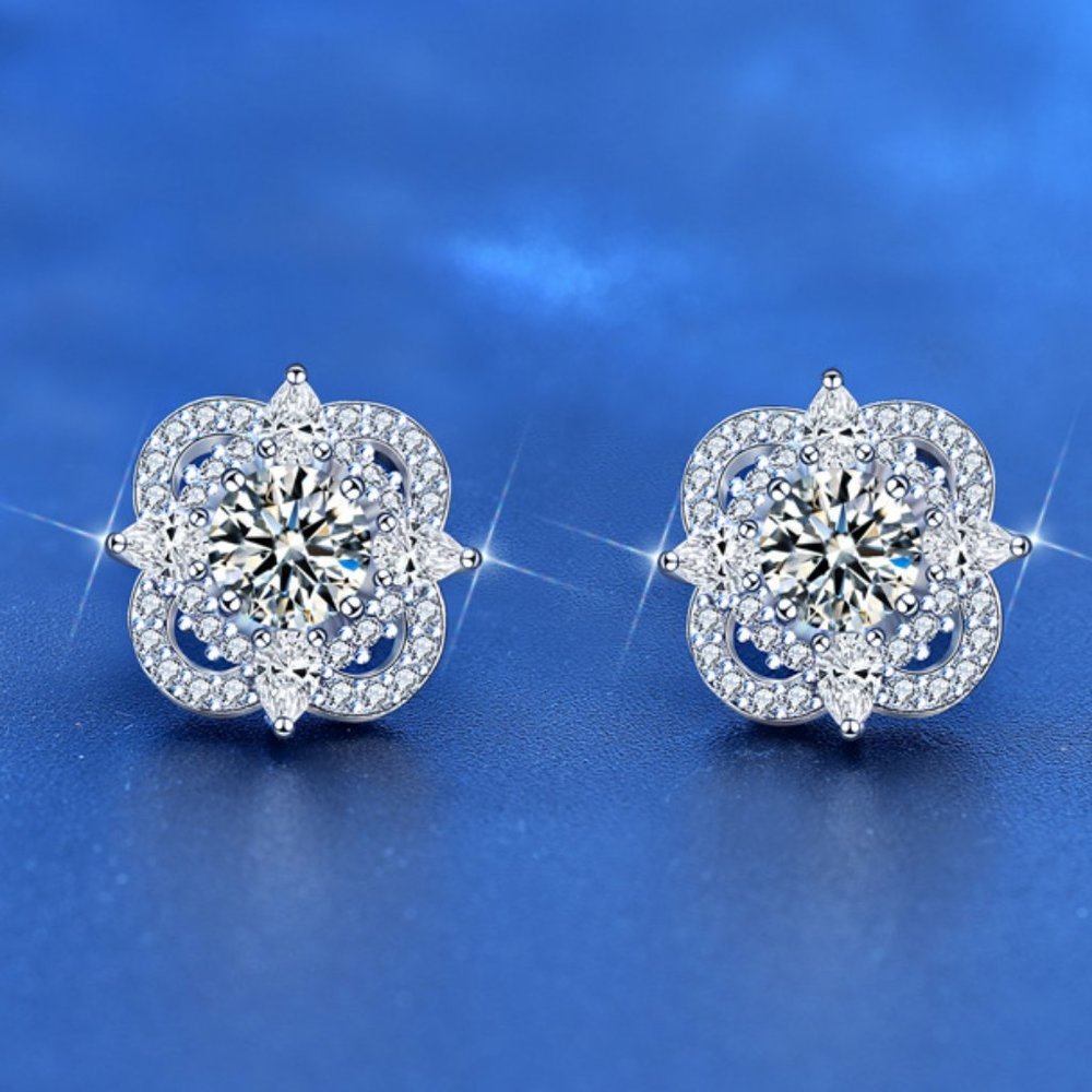 Certified 1ct. t.w. Moissanite Diamond Clover Stud Earrings NEW - Picture 3 of 9